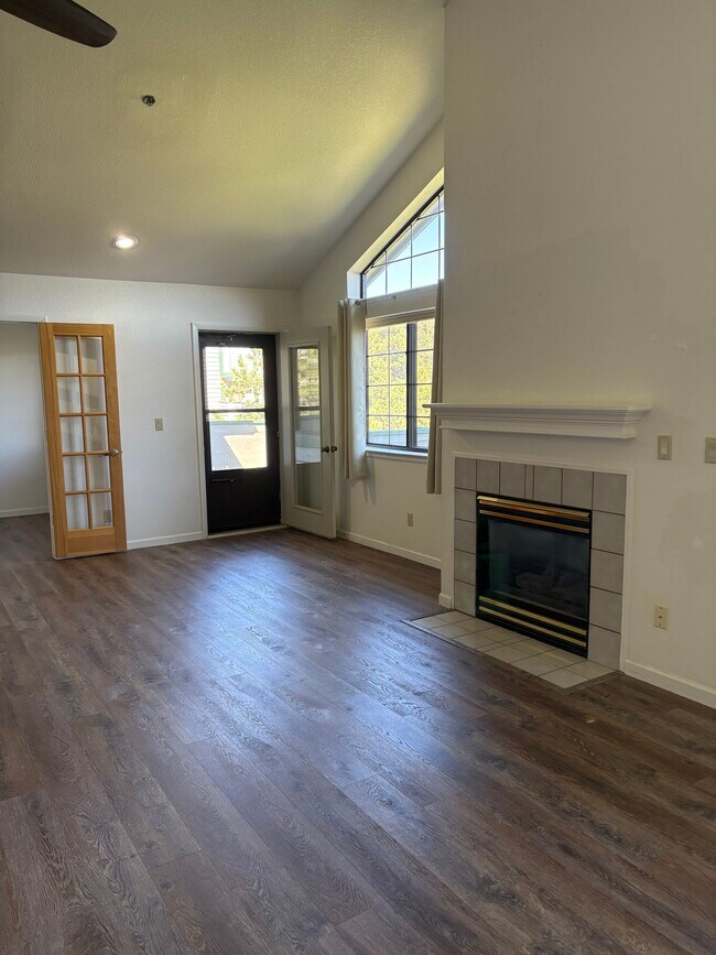 Building Photo - 31719 Rocky Village Dr