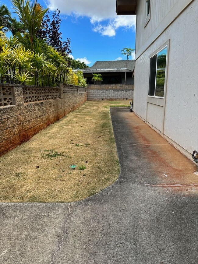 Building Photo - 4 bedroom 2.5 bath single family home in Mililani