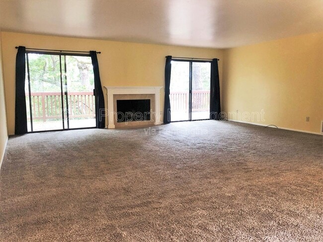 Building Photo - 4084 Los Altos Dr