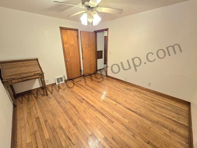 Building Photo - 5412 41st Ave