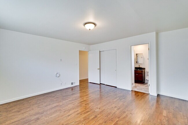 Building Photo - Updated 3BR/2BA Home with Great Schools and Convenient Location