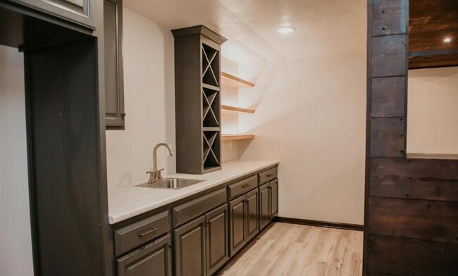 Building Photo - Discover Your Dream Home: Inviting Open Floor Plan, Spacious Living, and Stylish Finishes Awaits ...