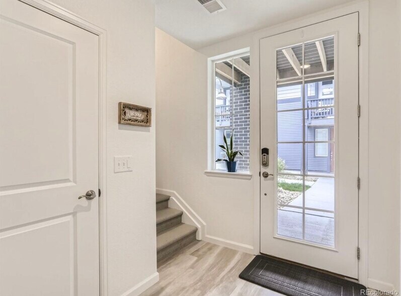 Building Photo - 1320 Hoyt St