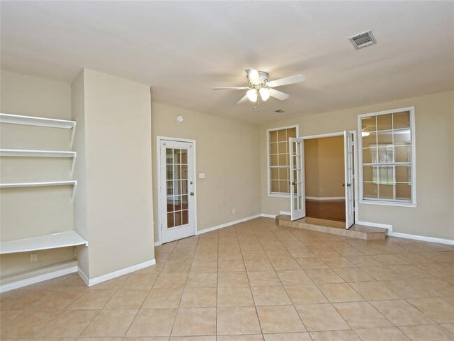 Building Photo - 13220 Villa Park Dr