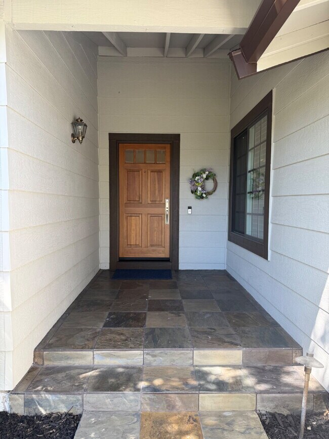 Building Photo - Stunning Fully Remodeled 4-Bedroom 2 Bathroom Home with Designer Kitchen & Spacious Open Layout i...