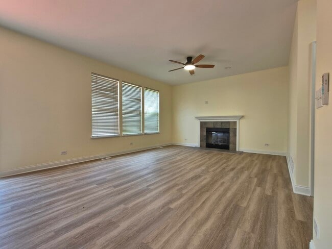 Building Photo - 2355 Shiloh Dr