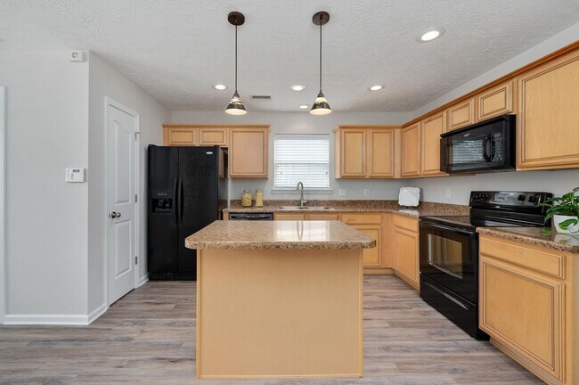 Building Photo - Beautiful Murfreesboro home in Blackman School District!