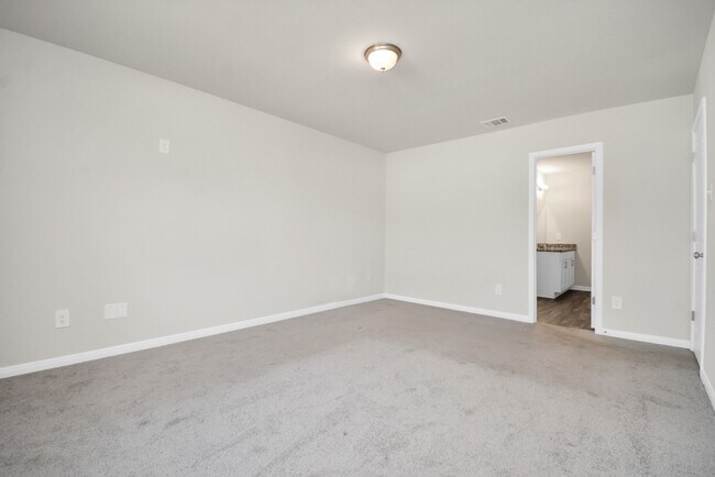 Building Photo - 15665 Briar Frst Dr