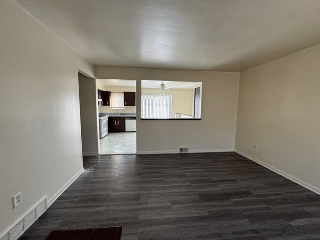 Building Photo - 16024 Wellington Ave