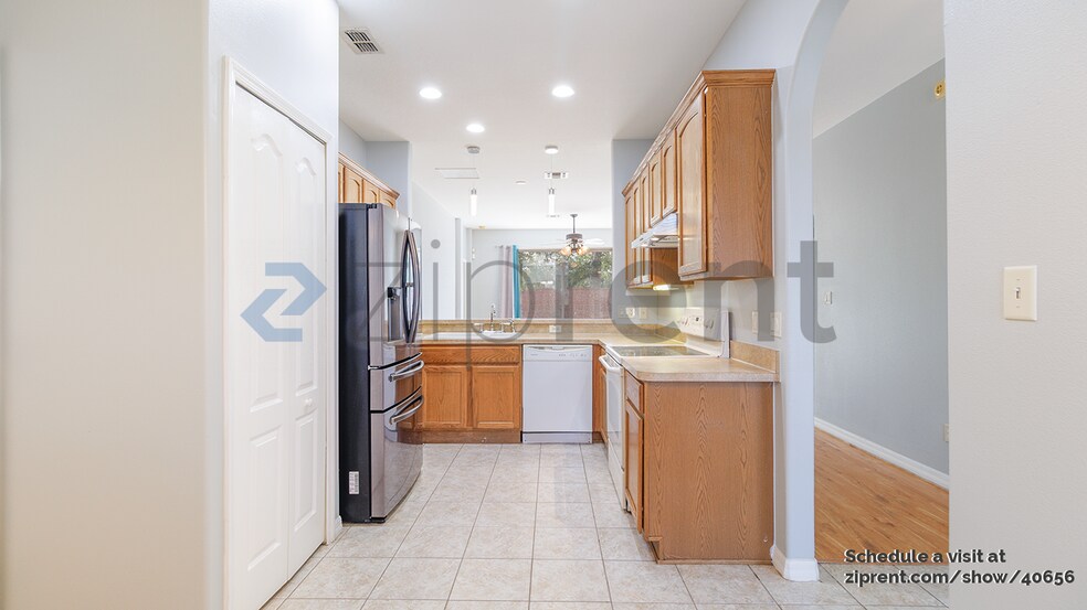 Building Photo - 12841 Scout Ct
