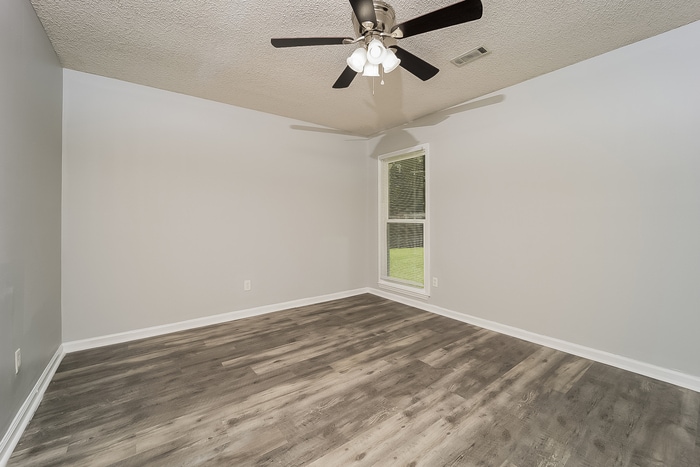 Building Photo - 8117 N Ridgebrook Dr