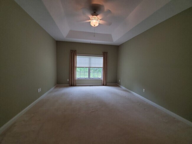 Building Photo - Beautiful Home in Saint James Woods