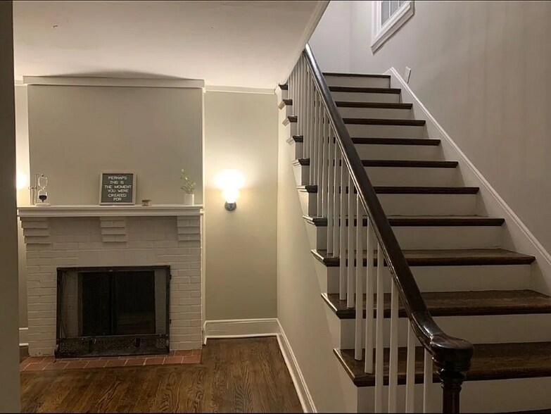 Building Photo - 705 Cabell Dr