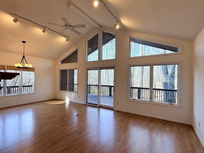 Building Photo - Peaceful Opelika Cabin For Rent