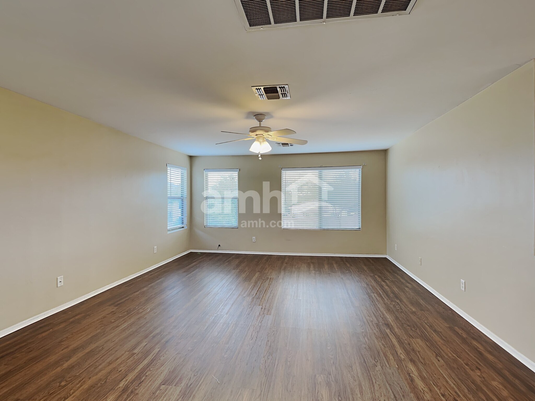 Building Photo - 765 W Flaming Arrow Dr