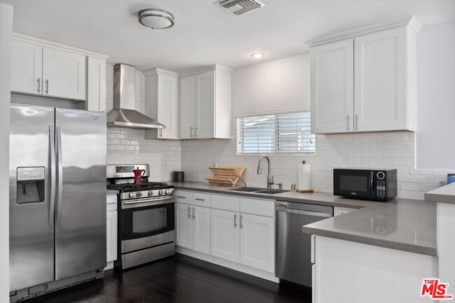 Building Photo - 3836 Seneca Ave