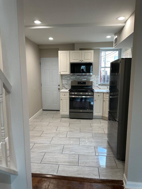 Building Photo - 1204W Cross St