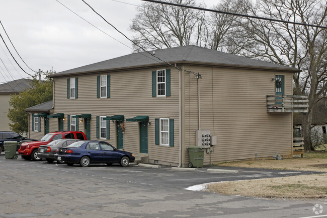 Cainsville Court - Cainsville Court Apartments