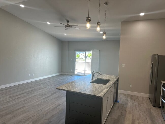 Building Photo - Available Now – Beautiful 3 Bed, 2.5 Bath Townhouse!!!