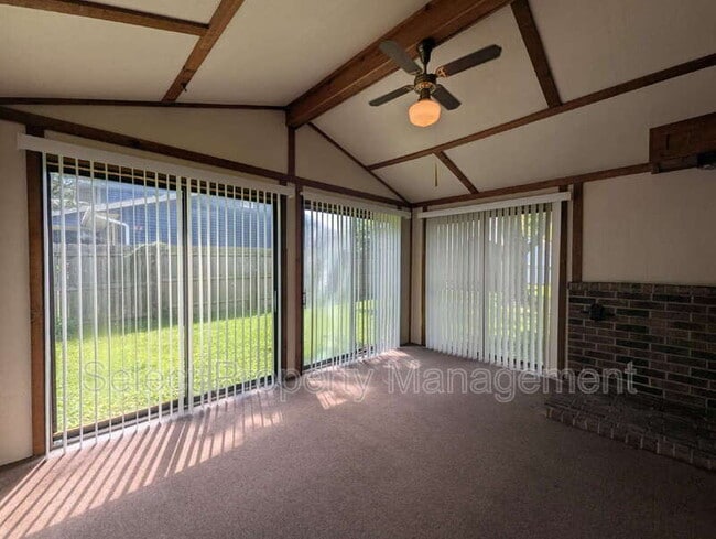 Building Photo - 4130 Thorton Dr
