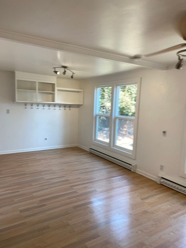 Building Photo - Great South Hills Location