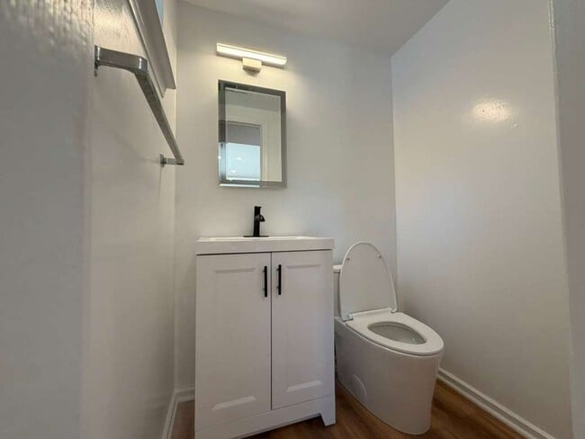 Building Photo - Spacious 4-Bedroom Home with Functional Layout, Backyard Access & Attached Garage