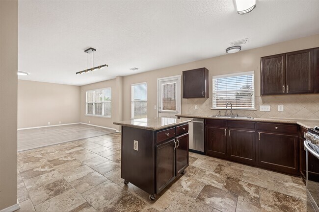 Building Photo - 15007 Sugar Sands Dr