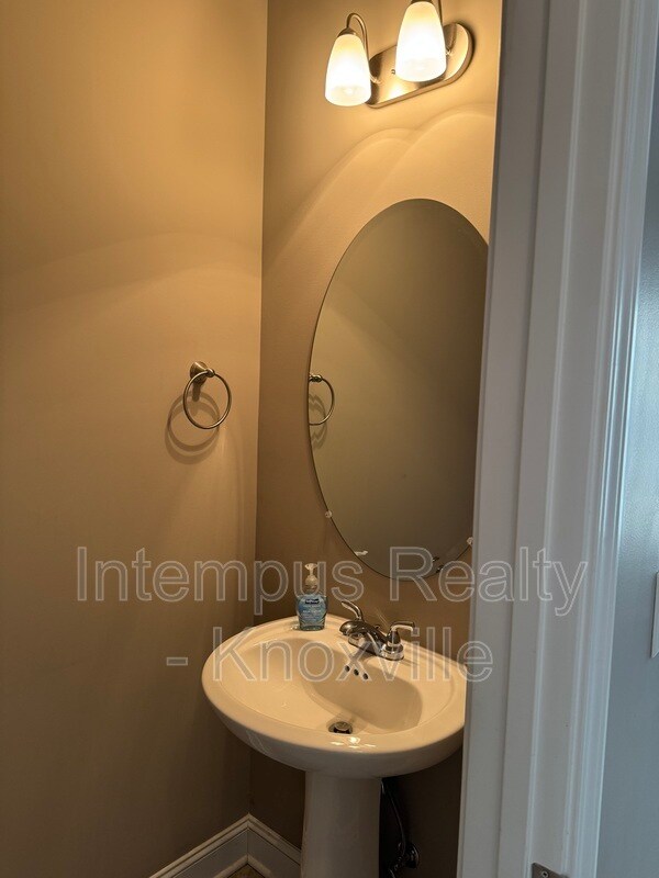 Building Photo - 2415 Flannery Way