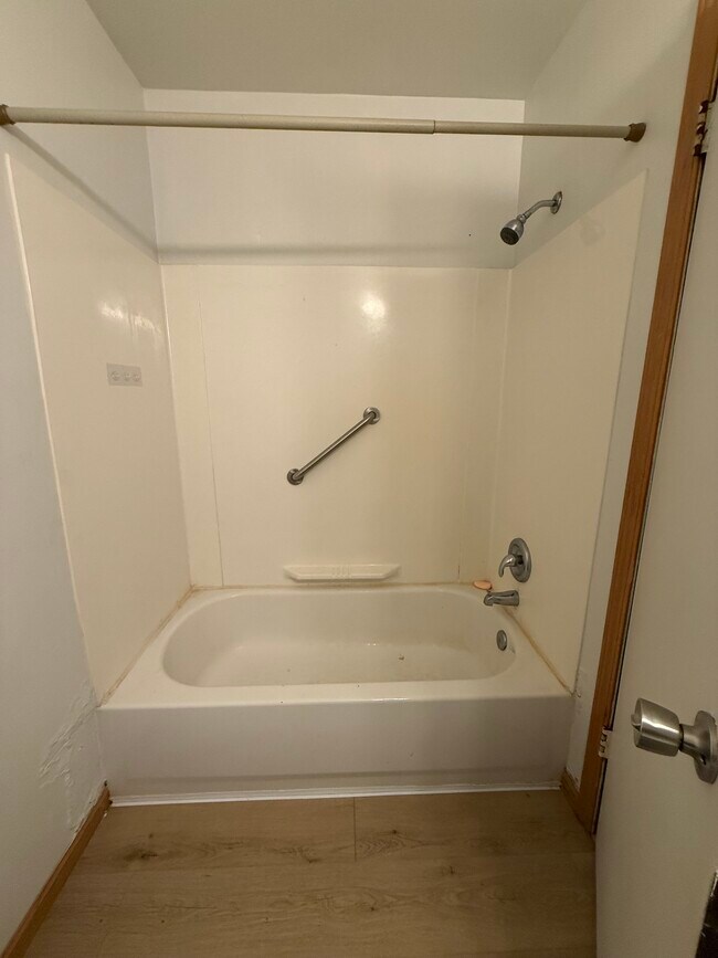 Building Photo - 6668 Fairway Cir