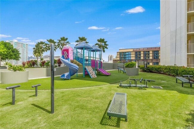 Building Photo - 88 Piikoi St