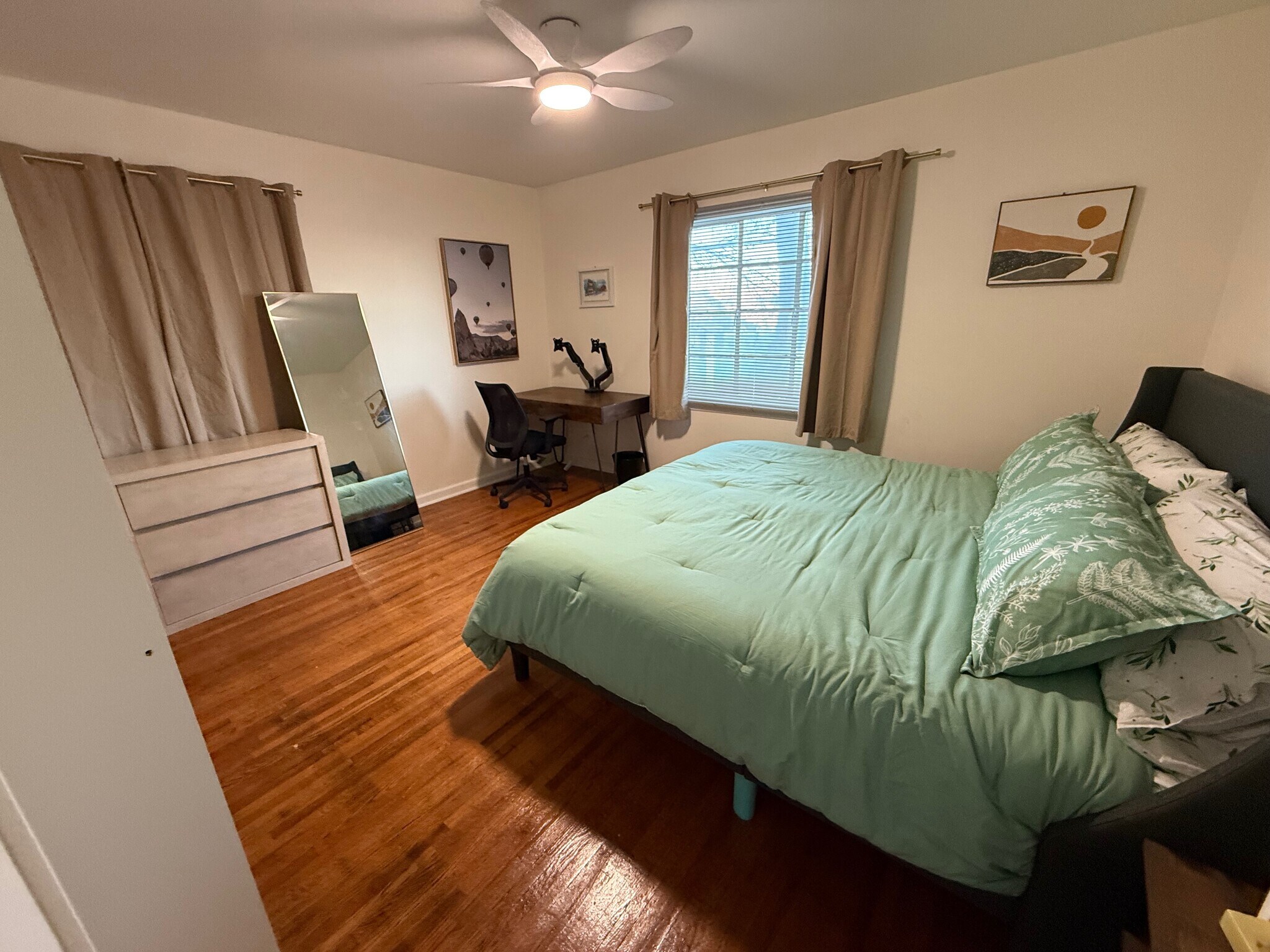 Building Photo - 2924 Piedmont Dr