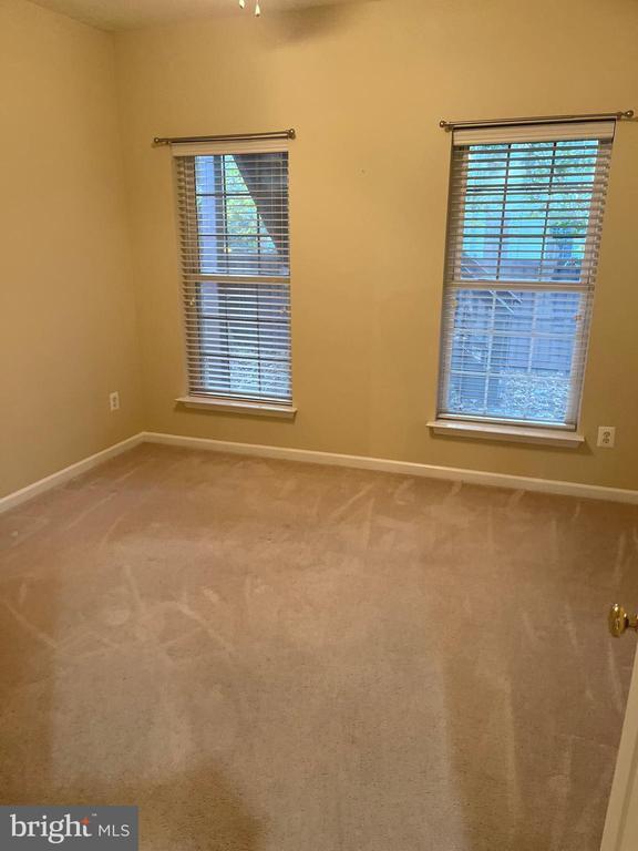 Building Photo - 209 Misty Pond Terrace