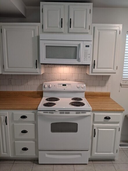 Building Photo - 614 Butler Dr
