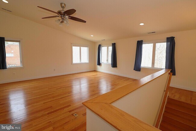 Building Photo - 118 Quaint Acres Dr