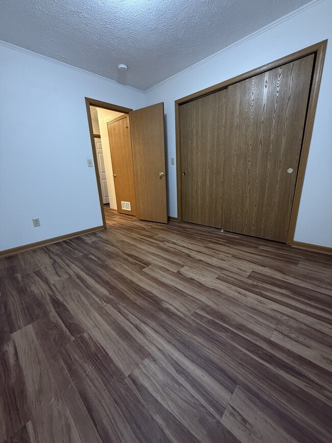 Building Photo - 25 W Collins St