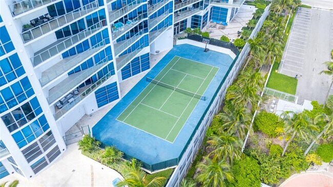 Building Photo - 3101 S Ocean Dr