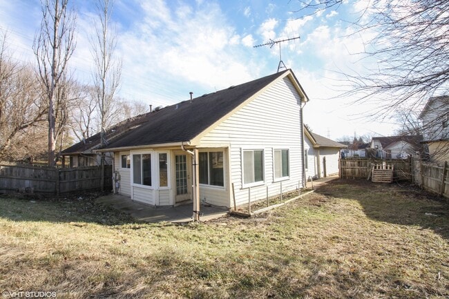 Building Photo - 707 Clearwood Ct