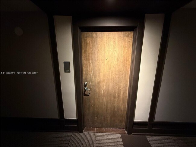 Building Photo - 1500 Bay Rd