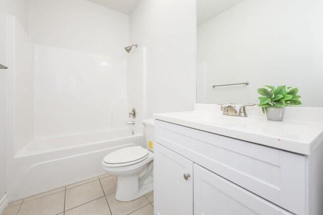 Building Photo - 1511 Don Camilo Blvd