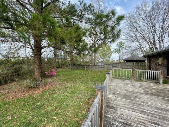 Building Photo - 9766 Kinglet Dr