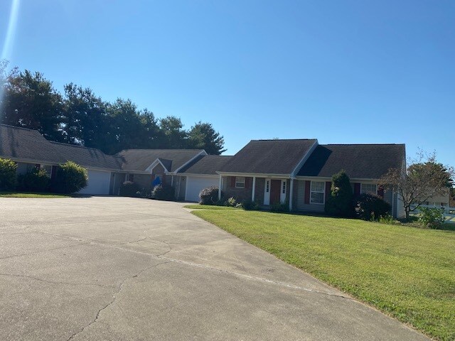 Building Photo - 2928 E Buckskin Dr