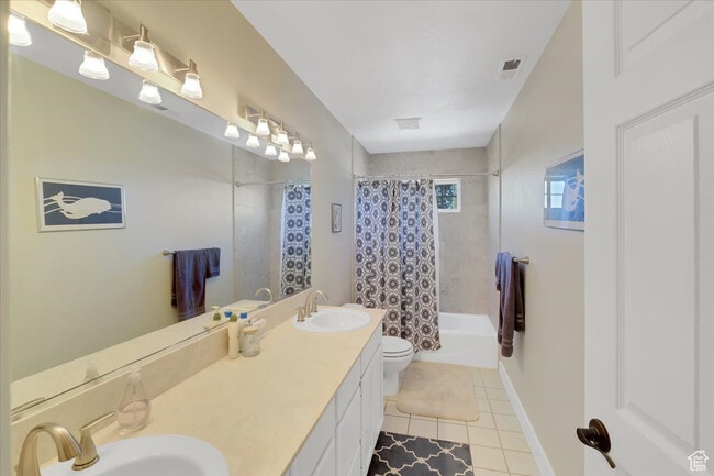 Building Photo - 243 Eastridge Ln