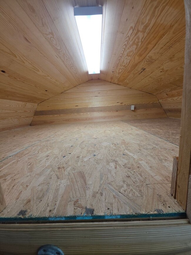 Building Photo - 1303 Ave 3 SE