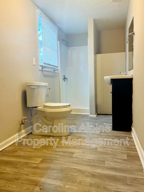 Building Photo - 208 Royster Ave