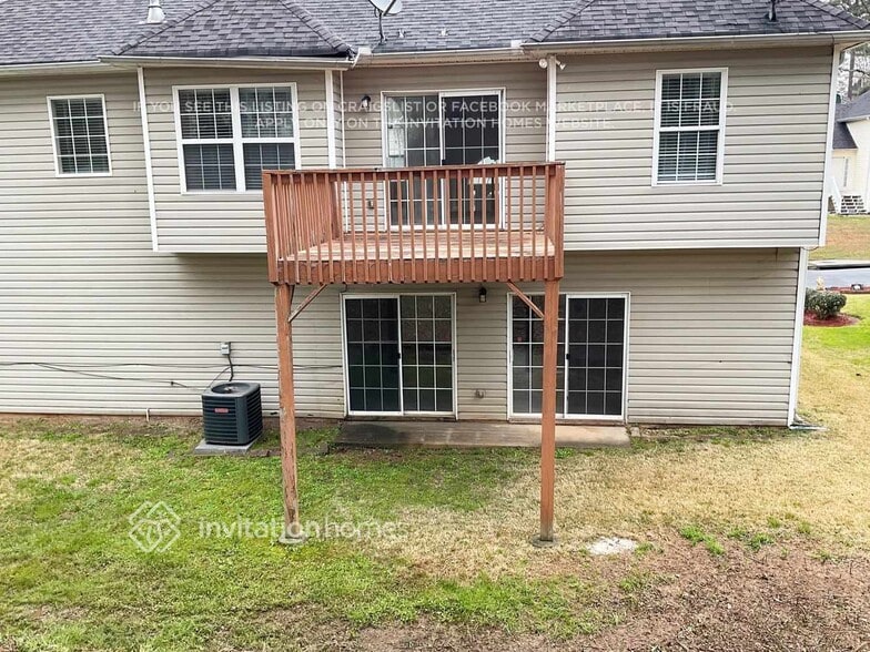 Building Photo - 2708 Waymar Dr SW