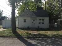 Building Photo - Beautiful Remodeled 3-Bedroom, 1-Bathroom ...