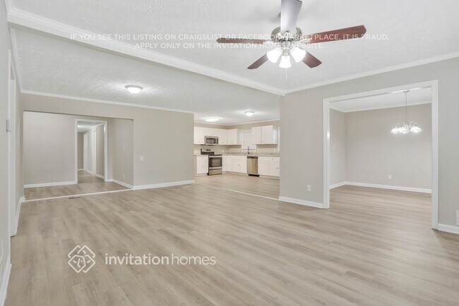 Building Photo - 692 Barnes Dr