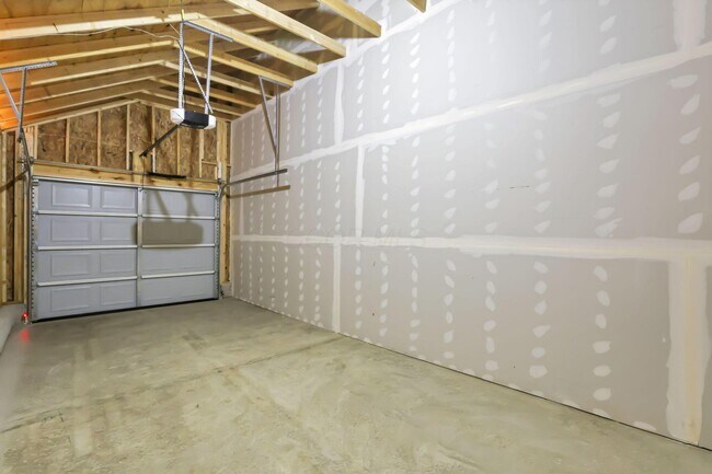 Building Photo - 901 Miller Ave