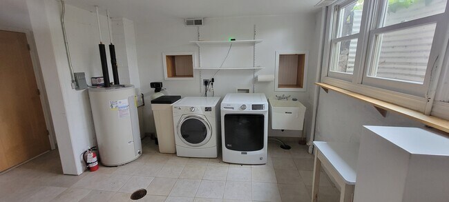 Building Photo - 19101 Delton Ave