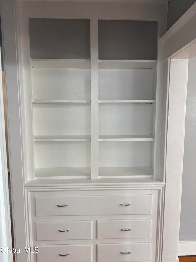 Building Photo - 822 Hampton Ave